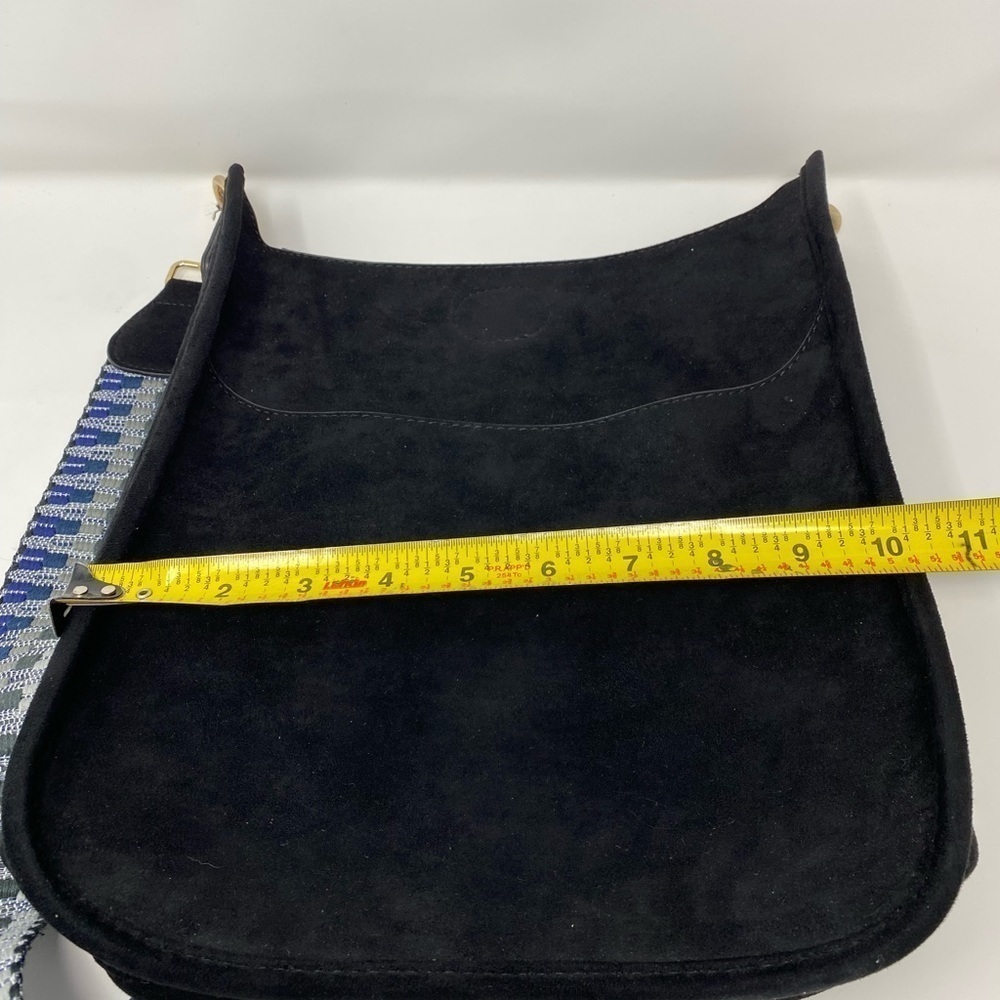 Ahdorned Crossbody Messenger Bag - Picture 5 of 9